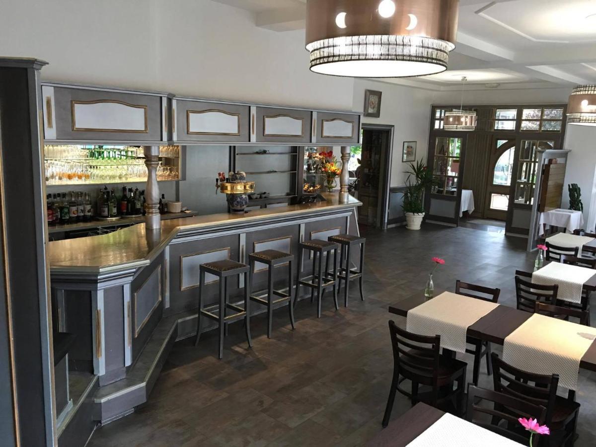 Hotel Restaurant Le Bristol ニーデルブロン・レ・バン エクステリア 写真